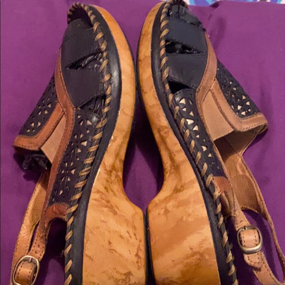 ARIAT CLOGS - Picture 3 of 11